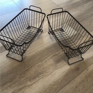 Brown  Metal Wire Storage Baskets - Set of 3
3 free small baskets